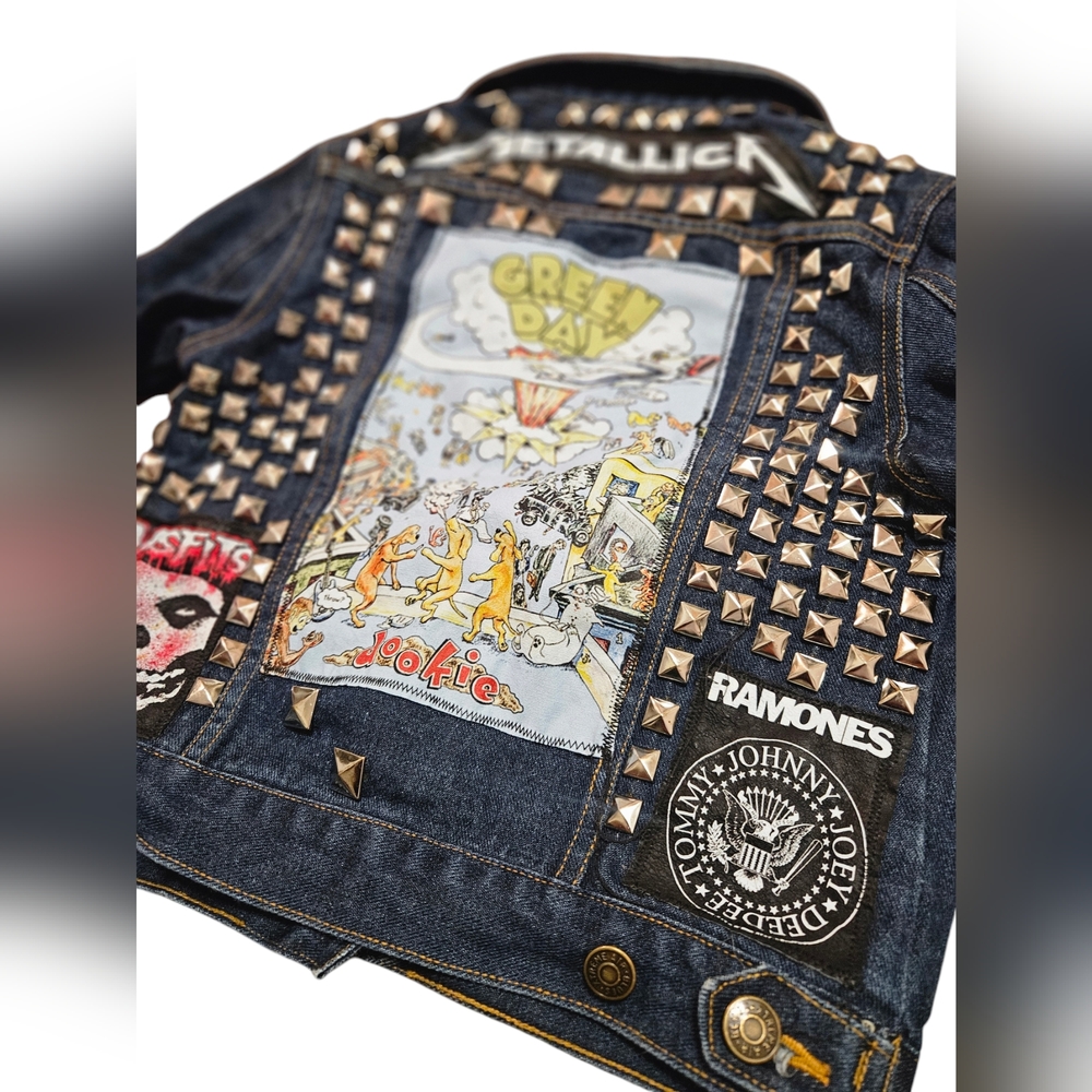 Like New Kids Punk Rock jacket!!! Size MD Several band patches and pyramids - Picture 1 of 10